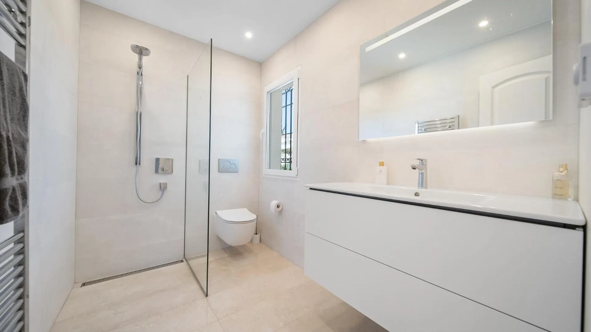 Wonderful Family Villa With Sea View, El Rosario 마르베야 스페인