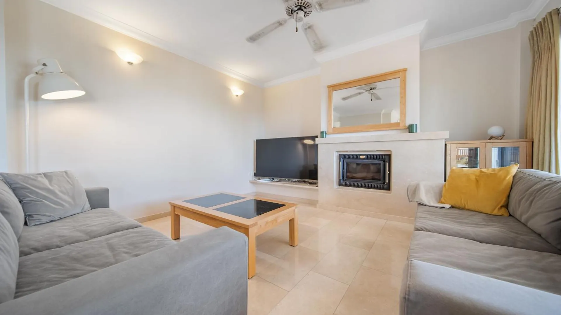 Wonderful Family Villa With Sea View, El Rosario 마르베야