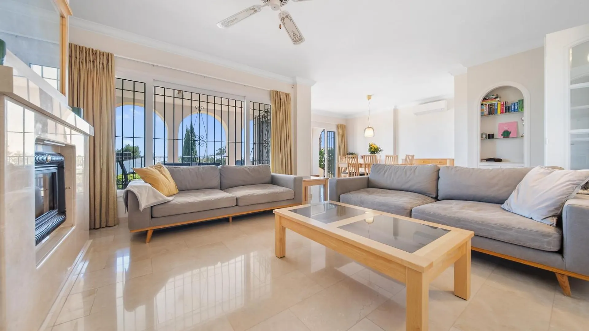 Wonderful Family Villa With Sea View, El Rosario 마르베야 0*,  스페인