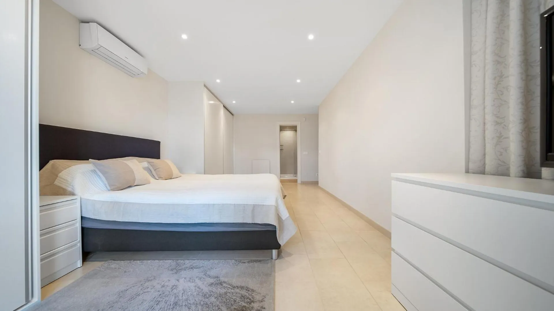 Wonderful Family Villa With Sea View, El Rosario 마르베야 0*,  스페인