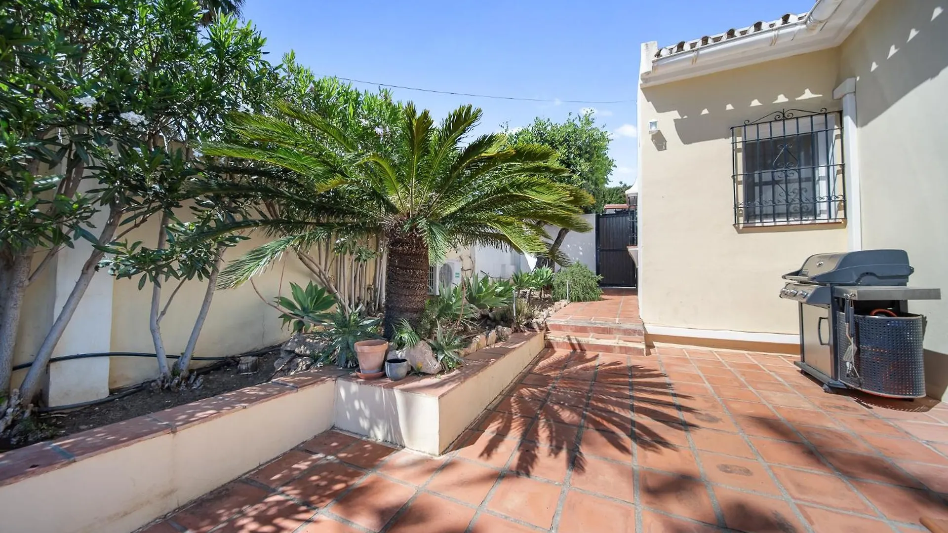 Wonderful Family Villa With Sea View, El Rosario 마르베야 0*,