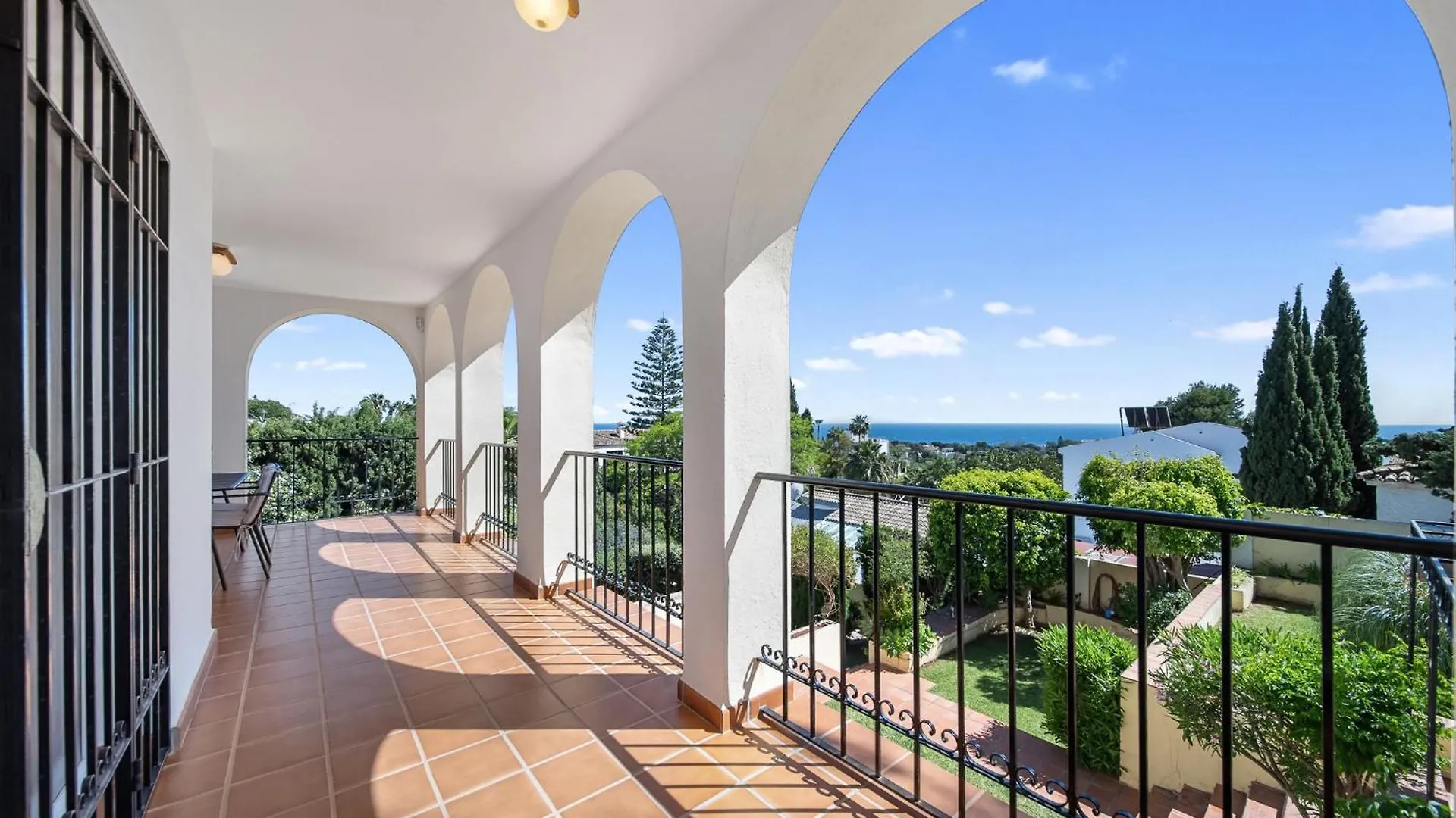 Wonderful Family Villa With Sea View, El Rosario 마르베야