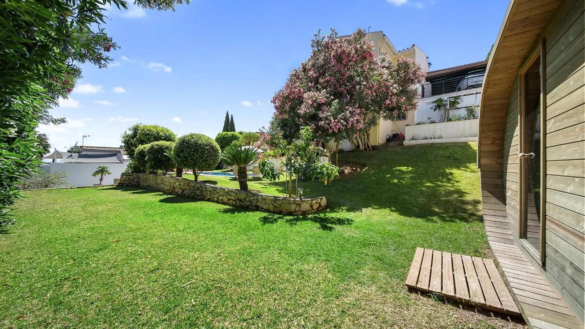 Wonderful Family Villa With Sea View, El Rosario 마르베야 0*,